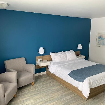 Motel Le Rond Point Métabetchouan Extérieur photo