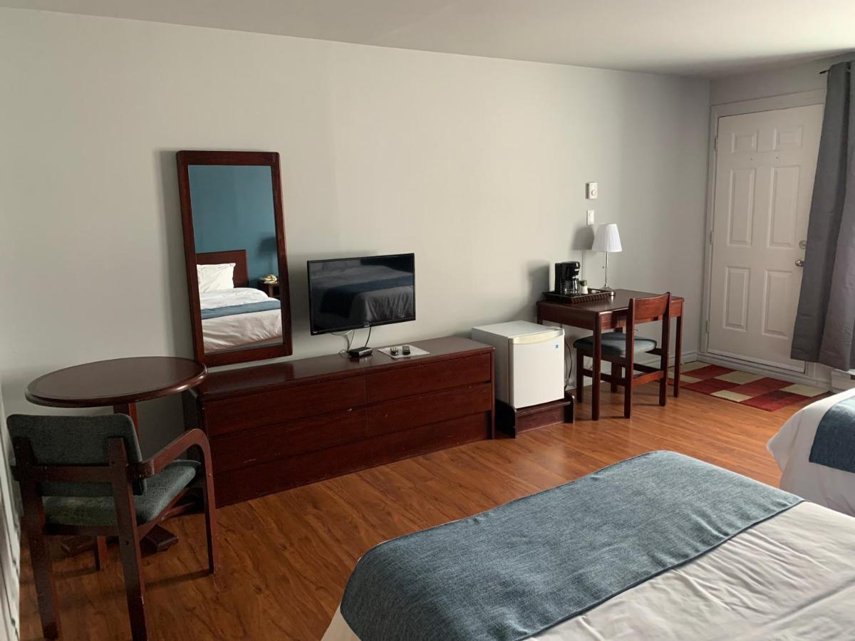 Motel Le Rond Point Métabetchouan Extérieur photo