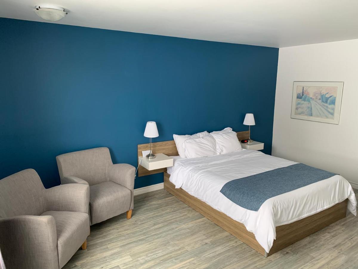 Motel Le Rond Point Métabetchouan Extérieur photo